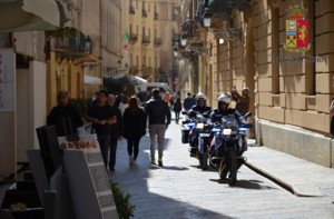 polizia in moto